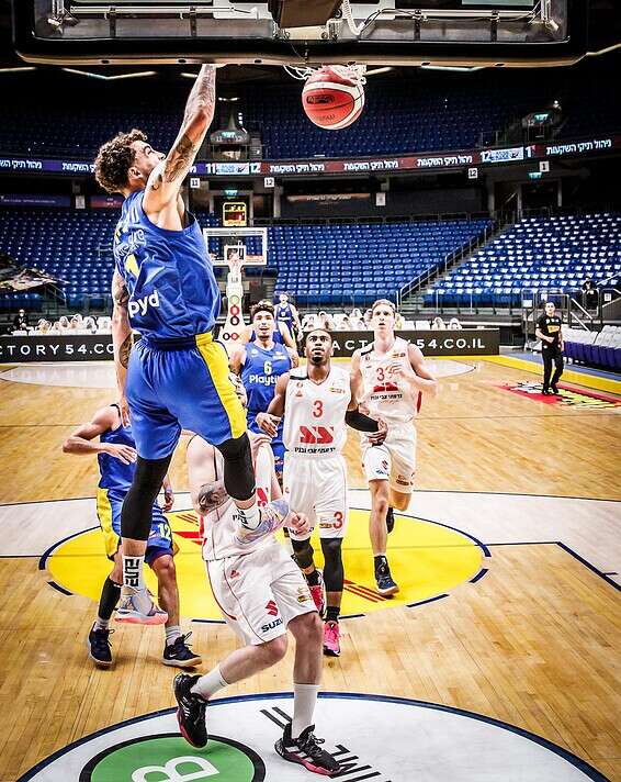 ווילבקין מטביע בהיכל // צילום: עודד קרני